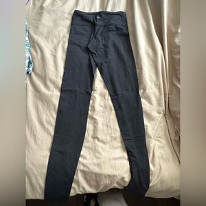 Black Lululemon Wunder Under